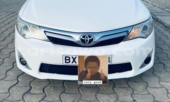Ra Àlòkù Toyota Camry funfun Ọkọ̀ in Cotonou ni Benin Ra Àlòkù Toyota Camry funfun Ọkọ̀ in Cotonou ni Benin