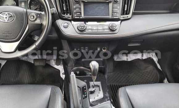Ra Àlòkù Toyota RAV4 Red Ọkọ̀ in Cotonou ni Benin Ra Àlòkù Toyota RAV4 Red Ọkọ̀ in Cotonou ni Benin