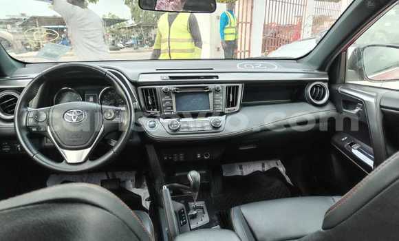 Ra Àlòkù Toyota RAV4 Red Ọkọ̀ in Cotonou ni Benin Ra Àlòkù Toyota RAV4 Red Ọkọ̀ in Cotonou ni Benin