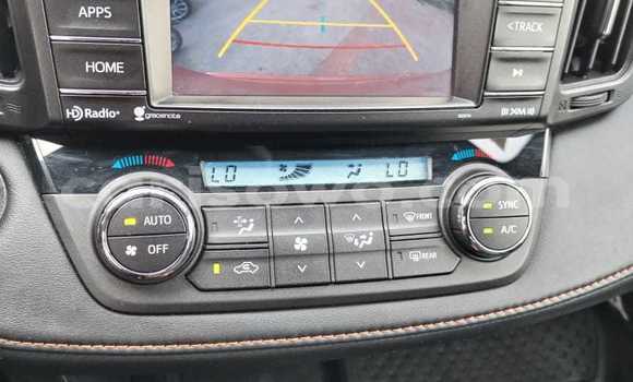 Ra Àlòkù Toyota RAV4 Red Ọkọ̀ in Cotonou ni Benin Ra Àlòkù Toyota RAV4 Red Ọkọ̀ in Cotonou ni Benin