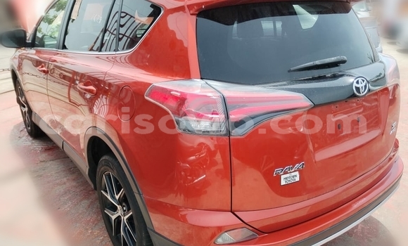 Ra Àlòkù Toyota RAV4 Red Ọkọ̀ in Cotonou ni Benin Ra Àlòkù Toyota RAV4 Red Ọkọ̀ in Cotonou ni Benin