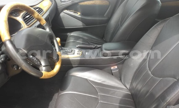 Ra Àlòkù Jaguar S–Type Silver Ọkọ̀ in Cotonou ni Benin Ra Àlòkù Jaguar S–Type Silver Ọkọ̀ in Cotonou ni Benin