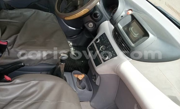 Ra Àlòkù Nissan Almera Tino Blue Ọkọ̀ in Cotonou ni Benin Ra Àlòkù Nissan Almera Tino Blue Ọkọ̀ in Cotonou ni Benin