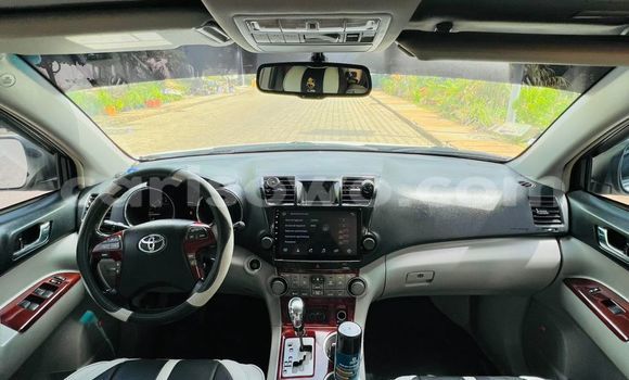 Acheter Occasion Voiture Toyota Highlander Blanc à Cotonou, Benin Acheter Occasion Voiture Toyota Highlander Blanc à Cotonou, Benin