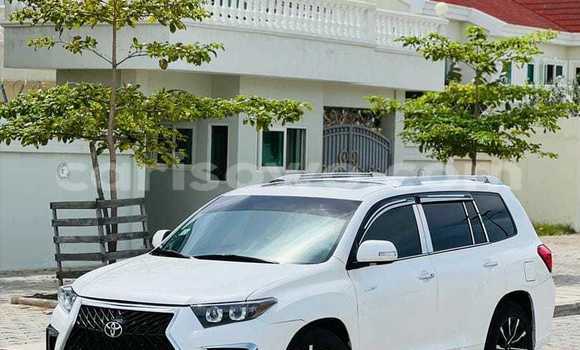 Acheter Occasion Voiture Toyota Highlander Blanc à Cotonou, Benin