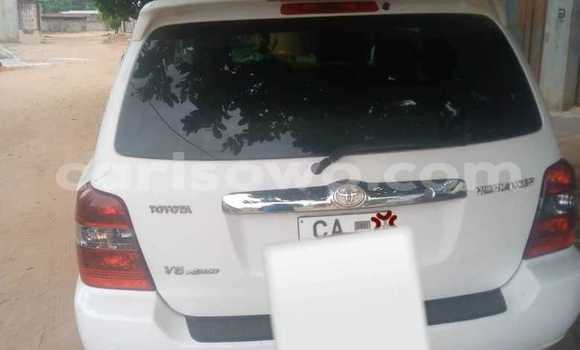 Ra Àlòkù Toyota Highlander funfun Ọkọ̀ in Cotonou ni Benin