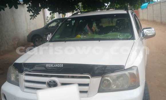 Ra Àlòkù Toyota Highlander funfun Ọkọ̀ in Cotonou ni Benin Ra Àlòkù Toyota Highlander funfun Ọkọ̀ in Cotonou ni Benin