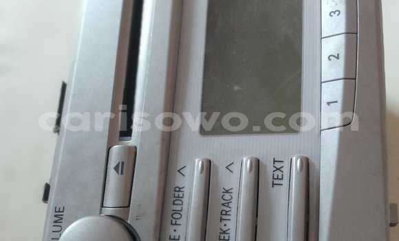 Sayi Na hannu Toyota Camry Azurfa Mota in Cotonou a Benin