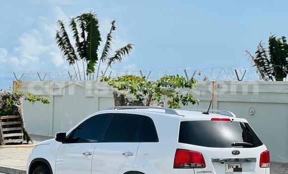 Acheter Occasion Voiture Kia Sorento Blanc à Cotonou, Benin Acheter Occasion Voiture Kia Sorento Blanc à Cotonou, Benin