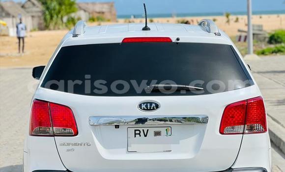 Acheter Occasion Voiture Kia Sorento Blanc à Cotonou, Benin Acheter Occasion Voiture Kia Sorento Blanc à Cotonou, Benin