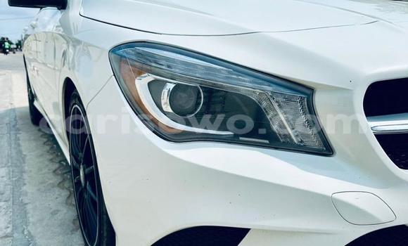 Ra Imported Mercedes-Benz CLA-klasse funfun Ọkọ̀ in Cotonou ni Benin