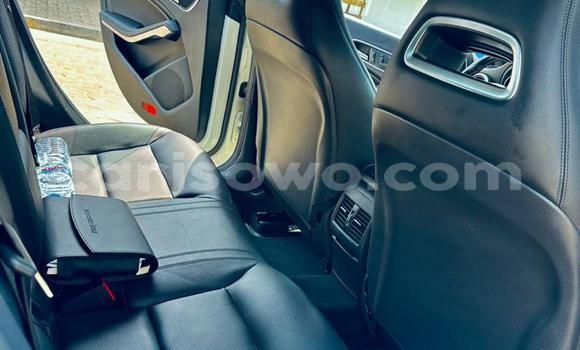 Acheter Import Voiture Mercedes-Benz CLA-klasse Blanc à Cotonou, Benin Acheter Import Voiture Mercedes-Benz CLA-klasse Blanc à Cotonou, Benin