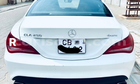 Acheter Import Voiture Mercedes-Benz CLA-klasse Blanc à Cotonou, Benin Acheter Import Voiture Mercedes-Benz CLA-klasse Blanc à Cotonou, Benin