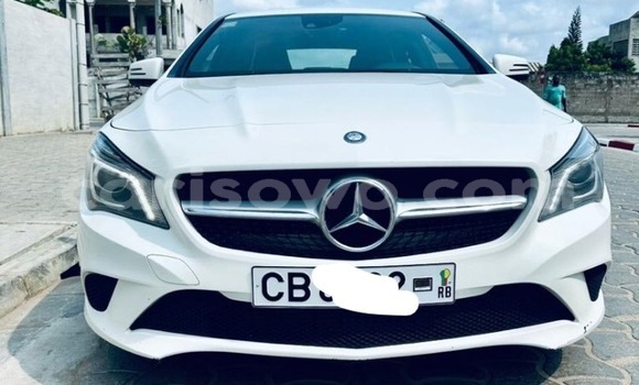 Acheter Import Voiture Mercedes-Benz CLA-klasse Blanc à Cotonou, Benin Acheter Import Voiture Mercedes-Benz CLA-klasse Blanc à Cotonou, Benin