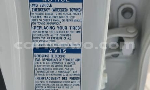 Acheter Neuf Voiture Toyota RAV4 Blanc à Cotonou, Benin Acheter Neuf Voiture Toyota RAV4 Blanc à Cotonou, Benin