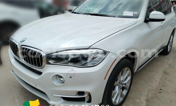 Ra Àlòkù BMW X5 funfun Ọkọ̀ in Cotonou ni Benin