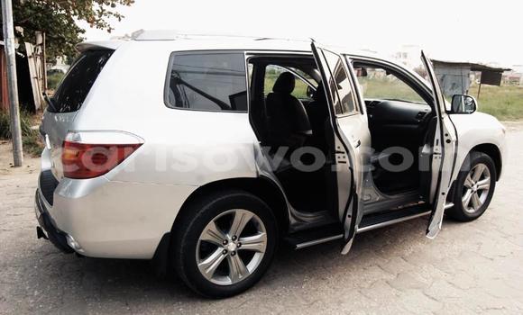 Buy Used Toyota Highlander Beige Car in Cotonou in Benign Buy Used Toyota Highlander Beige Car in Cotonou in Benign