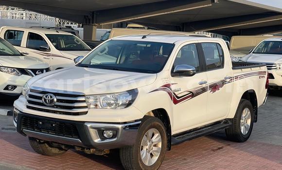 Acheter Import Voiture Toyota Hilux Blanc à Cotonou, Benin Acheter Import Voiture Toyota Hilux Blanc à Cotonou, Benin