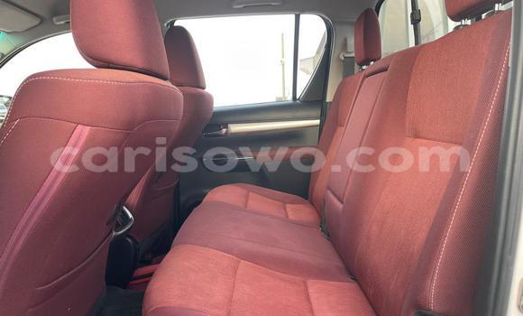 Acheter Import Voiture Toyota Hilux Blanc à Cotonou, Benin Acheter Import Voiture Toyota Hilux Blanc à Cotonou, Benin