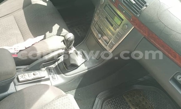 Sayi Na hannu Toyota Avensis Azurfa Mota in Cotonou a Benin Sayi Na hannu Toyota Avensis Azurfa Mota in Cotonou a Benin