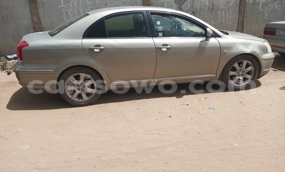 Sayi Na hannu Toyota Avensis Azurfa Mota in Cotonou a Benin Sayi Na hannu Toyota Avensis Azurfa Mota in Cotonou a Benin