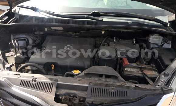 Ra Àlòkù Toyota Sienna Brown Ọkọ̀ in Cotonou ni Benin Ra Àlòkù Toyota Sienna Brown Ọkọ̀ in Cotonou ni Benin
