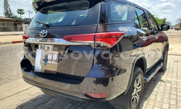 Sayi Na hannu Toyota Fortuner Brown Mota in Cotonou a Benin