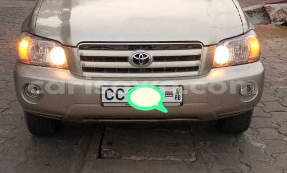 Sayi Na hannu Toyota Highlander Azurfa Mota in Cotonou a Benin