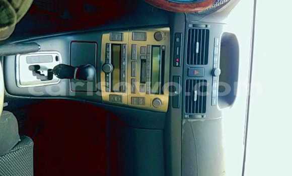 Sayi Na hannu Toyota Avensis Azurfa Mota in Cotonou a Benin Sayi Na hannu Toyota Avensis Azurfa Mota in Cotonou a Benin