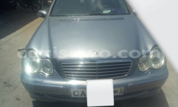 Sayi Na hannu Mercedes-Benz C–Class Azurfa Mota in Cotonou a Benin Sayi Na hannu Mercedes-Benz C–Class Azurfa Mota in Cotonou a Benin