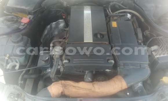 Sayi Na hannu Mercedes-Benz C–Class Azurfa Mota in Cotonou a Benin Sayi Na hannu Mercedes-Benz C–Class Azurfa Mota in Cotonou a Benin