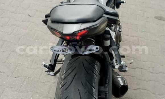 Acheter Occasion Moto Yamaha MT Gris à Cotonou, Benin Acheter Occasion Moto Yamaha MT Gris à Cotonou, Benin