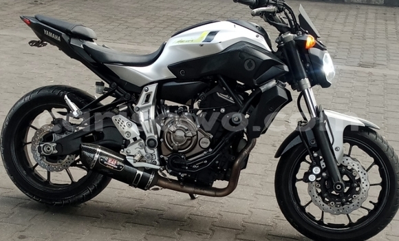Acheter Occasion Moto Yamaha MT Gris à Cotonou, Benin Acheter Occasion Moto Yamaha MT Gris à Cotonou, Benin