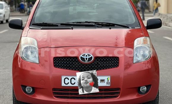 Buy Used Toyota Yaris Red Car in Cotonou in Benign