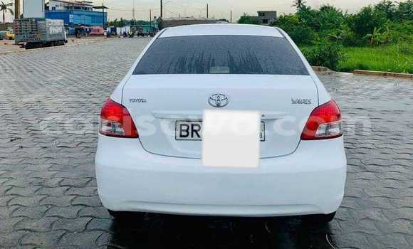 Buy Used Toyota Yaris White Car in Cotonou in Benign