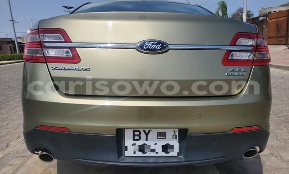 Sayi Na hannu Ford Taurus Azurfa Mota in Cotonou a Benin Sayi Na hannu Ford Taurus Azurfa Mota in Cotonou a Benin