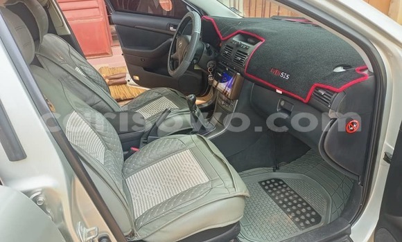Acheter Occasion Voiture Toyota Avensis Gris à Cotonou, Benin Acheter Occasion Voiture Toyota Avensis Gris à Cotonou, Benin