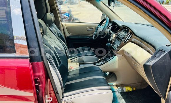 Acheter Occasion Voiture Toyota Highlander Rouge à Cotonou, Benin Acheter Occasion Voiture Toyota Highlander Rouge à Cotonou, Benin