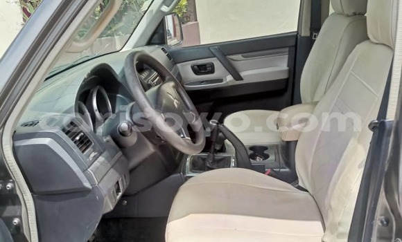 Ra Àlòkù Mitsubishi Pajero Silver Ọkọ̀ in Cotonou ni Benin Ra Àlòkù Mitsubishi Pajero Silver Ọkọ̀ in Cotonou ni Benin