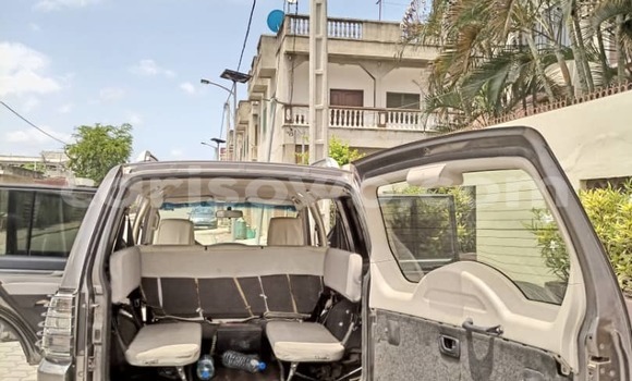 Ra Àlòkù Mitsubishi Pajero Silver Ọkọ̀ in Cotonou ni Benin Ra Àlòkù Mitsubishi Pajero Silver Ọkọ̀ in Cotonou ni Benin
