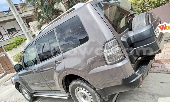 Ra Àlòkù Mitsubishi Pajero Silver Ọkọ̀ in Cotonou ni Benin Ra Àlòkù Mitsubishi Pajero Silver Ọkọ̀ in Cotonou ni Benin
