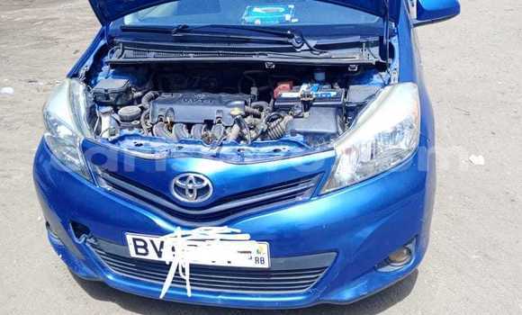Sayi Na hannu Toyota Yaris Blue Mota in Cotonou a Benin
