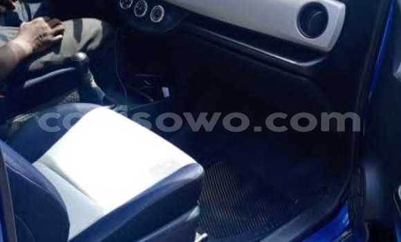 Acheter Occasion Voiture Toyota Yaris Bleu à Cotonou, Benin Acheter Occasion Voiture Toyota Yaris Bleu à Cotonou, Benin