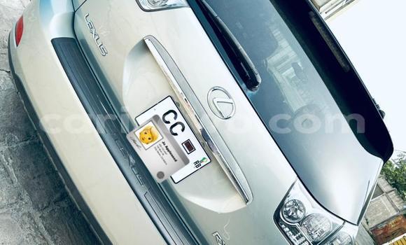 Ra Imported Lexus RX 330 Alawọ ewe Ọkọ̀ in Cotonou ni Benin