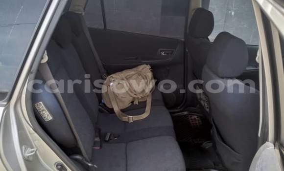 Ra Àlòkù Toyota Corolla Verso Silver Ọkọ̀ in Cotonou ni Benin Ra Àlòkù Toyota Corolla Verso Silver Ọkọ̀ in Cotonou ni Benin