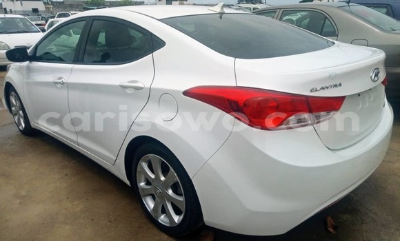Acheter Occasion Voiture Hyundai Elantra Blanc à Cotonou, Benin Acheter Occasion Voiture Hyundai Elantra Blanc à Cotonou, Benin