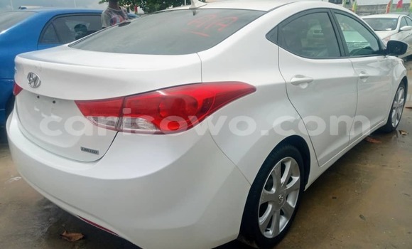 Acheter Occasion Voiture Hyundai Elantra Blanc à Cotonou, Benin Acheter Occasion Voiture Hyundai Elantra Blanc à Cotonou, Benin