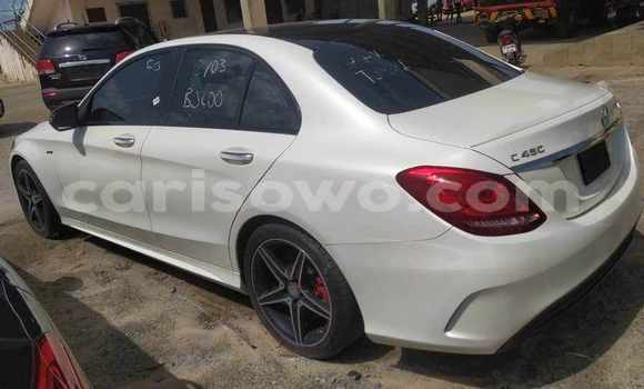 Sayi Na hannu Mercedes Viano White Mota in Cotonou a Benin Sayi Na hannu Mercedes Viano White Mota in Cotonou a Benin