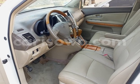 Sayi Sabo Lexus RX 330 White Mota in Abomey Calavi a Benin Sayi Sabo Lexus RX 330 White Mota in Abomey Calavi a Benin