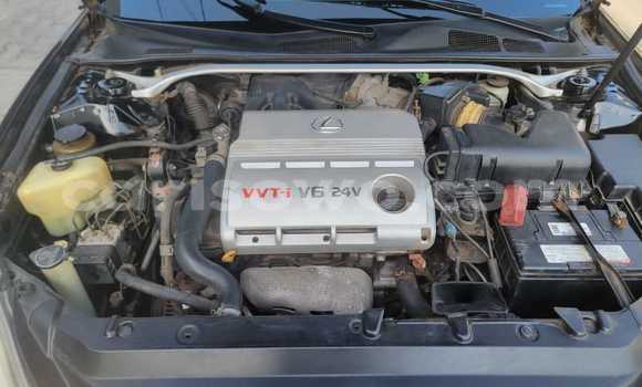 Sayi Na hannu Lexus ES 300 Black Mota in Cotonou a Benin Sayi Na hannu Lexus ES 300 Black Mota in Cotonou a Benin